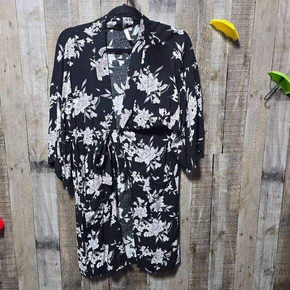 Spiritual Gangster Maya Black Floral Cardigan OS - Picture 2 of 5